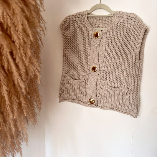 Strickweste in Taupe